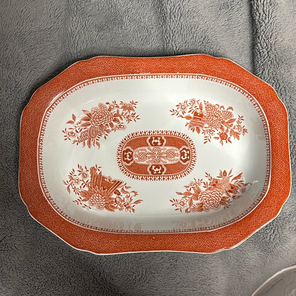 Spode Fitzhugh red 9 1/2 inch vegetable serving bowl